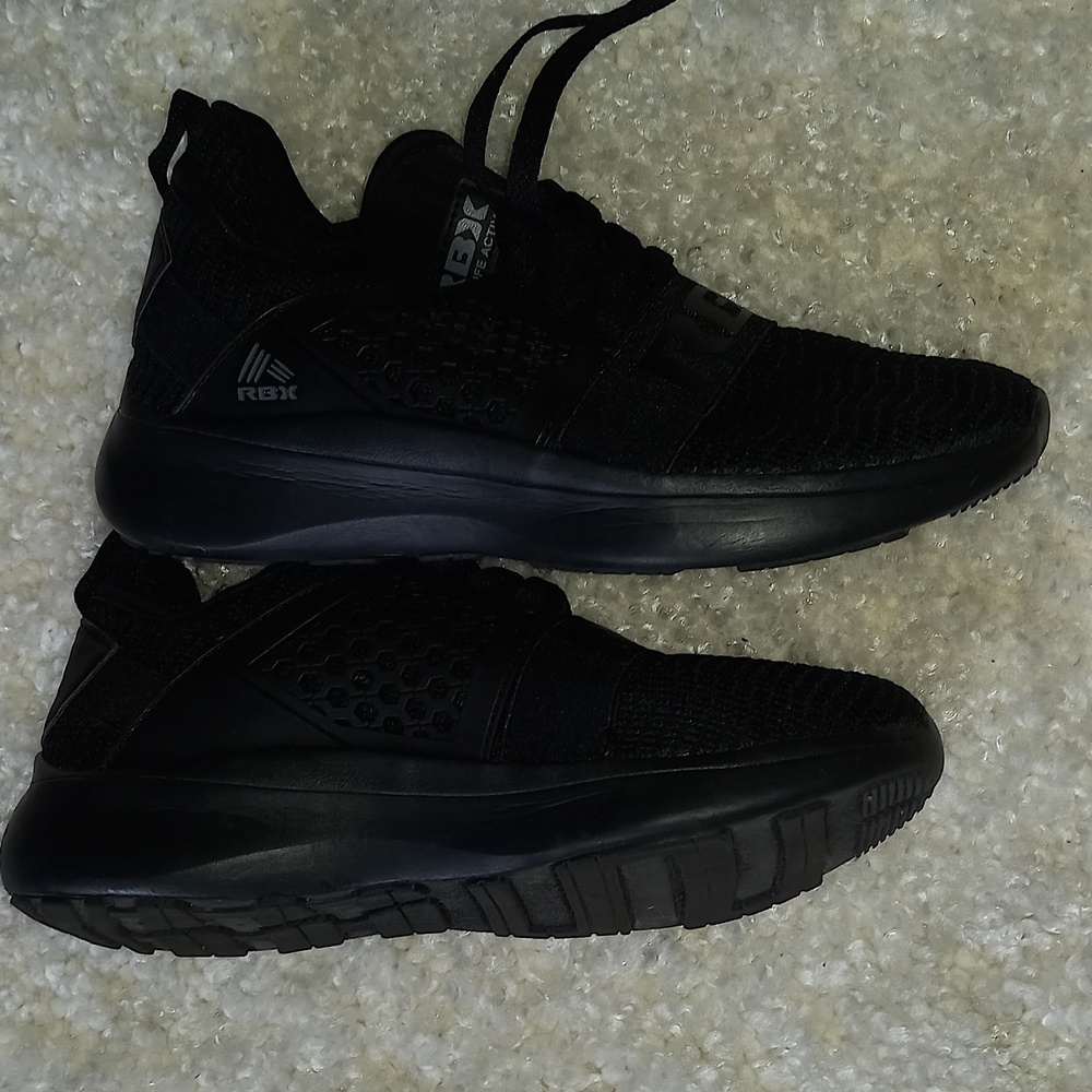 Black Reebok - Picture 4 of 4